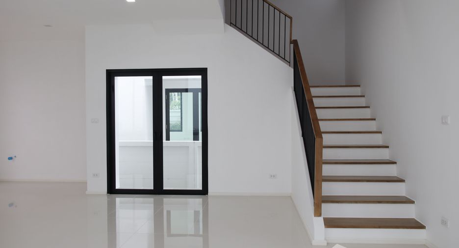 Haus zum Kauf mit 3 Zimmer in Thanyaburi, Pathum Thani