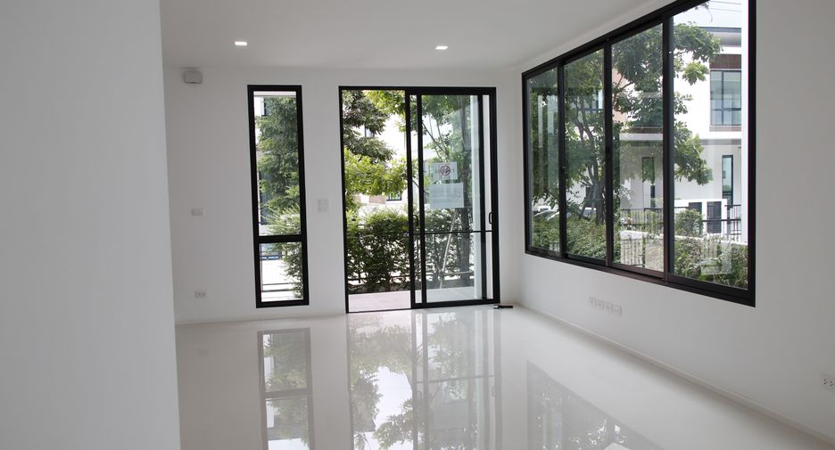 Haus zum Kauf mit 3 Zimmer in Thanyaburi, Pathum Thani