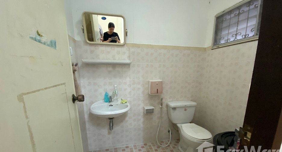 Casa adosada en venta de 2 habitaciones en Ban Chang, Rayong