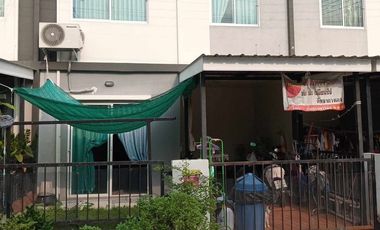 Apartamento en venta de 3 habitaciones en Sam Phran, Nakhon Pathom
