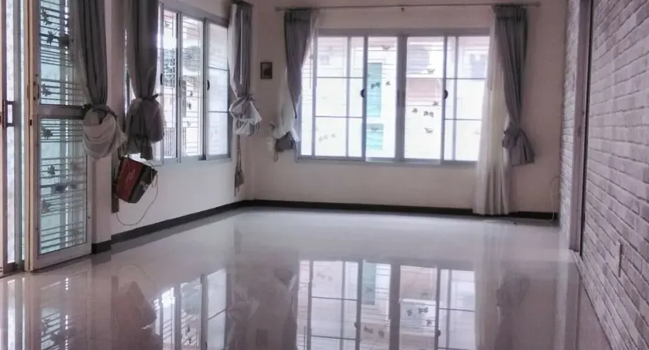 Casa en venta de 3 habitaciones en Mueang Nakhon Ratchasima, Nakhon Ratchasima