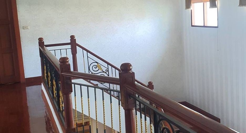 For sale 5 bedrooms house in Mueang Nonthaburi, Nonthaburi