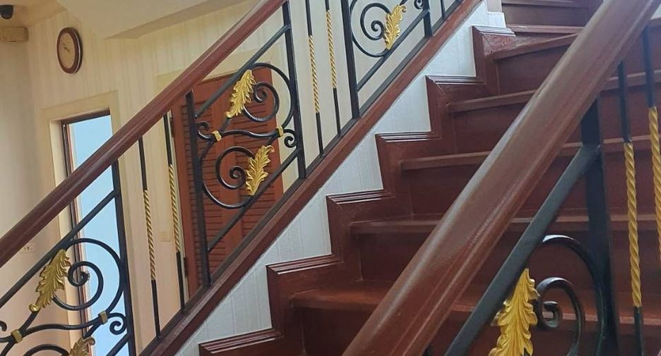 For sale 5 bedrooms house in Mueang Nonthaburi, Nonthaburi