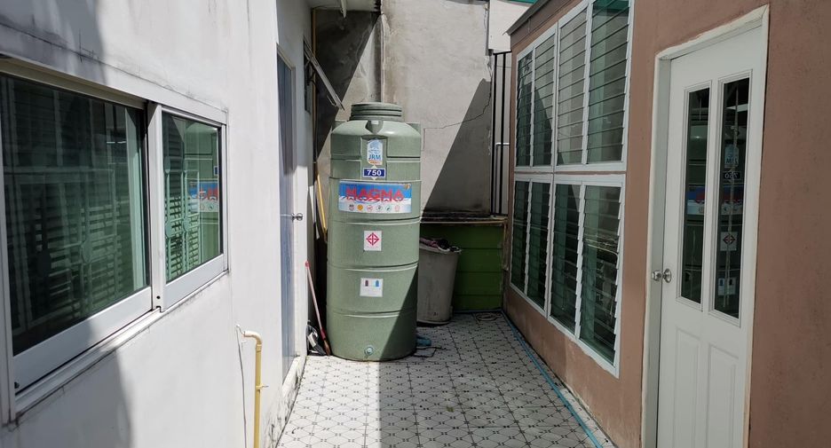 出售 3 卧室 联排别墅 在 Pak Kret, Nonthaburi