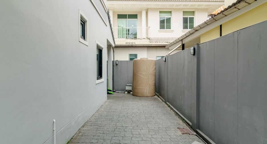 Casa en venta de 3 habitaciones en Mueang Nonthaburi, Nonthaburi