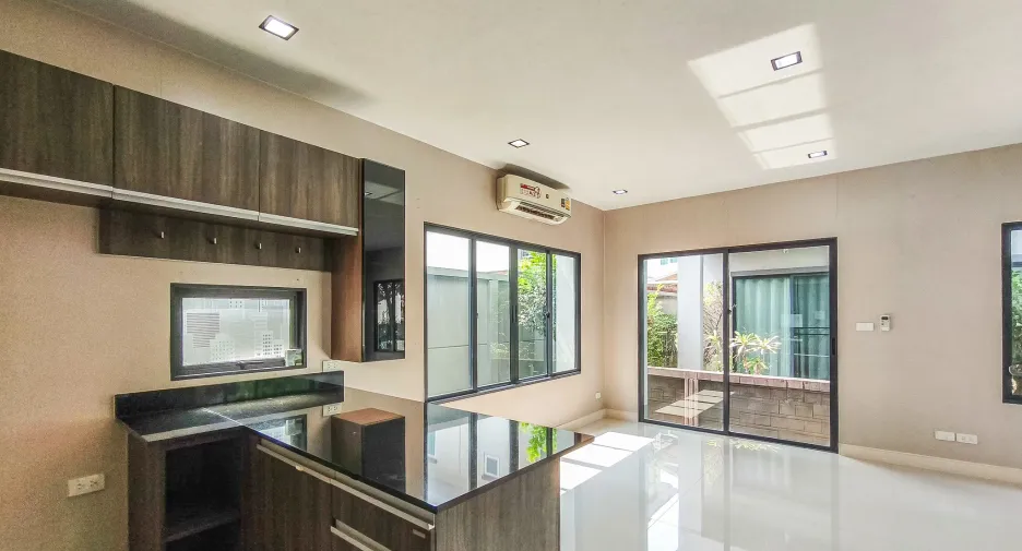 Продажа 3 спальни дом в Mueang Pathum Thani, Патумтани
