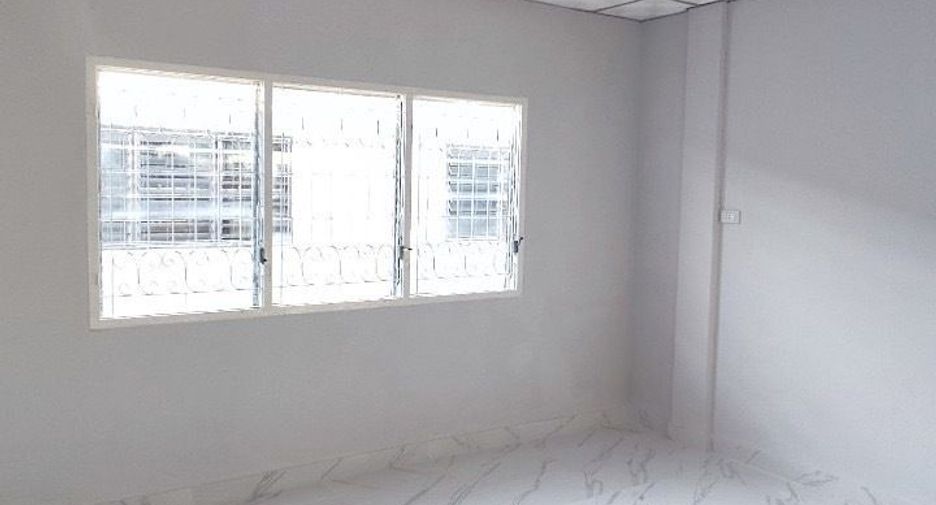 For sale 2 bedrooms townhouse in Lam Luk Ka, Pathum Thani