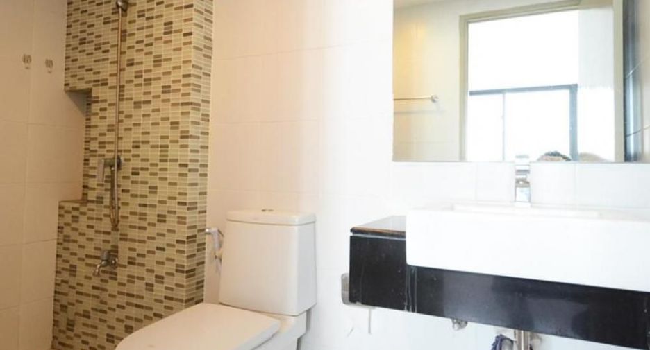 For sale 3 bedrooms townhouse in Mueang Nonthaburi, Nonthaburi