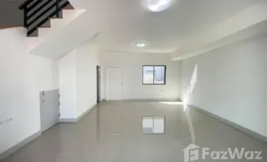Casa adosada en venta y en alquiler de 3 habitaciones en Bang Bua Thong, Nonthaburi