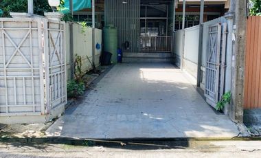 For sale 2 bedrooms townhouse in Mueang Pathum Thani, Pathum Thani