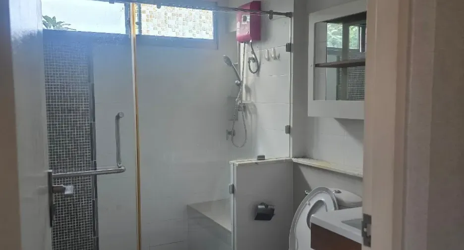 À louer 4 chambres maison à Pak Kret, Nonthaburi