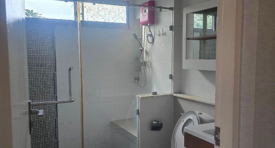 À louer 4 chambres maison à Pak Kret, Nonthaburi