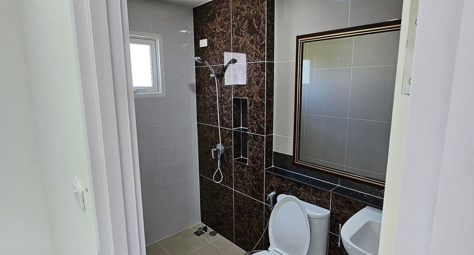Haus zur Miete mit 4 Zimmer in Thanyaburi, Pathum Thani