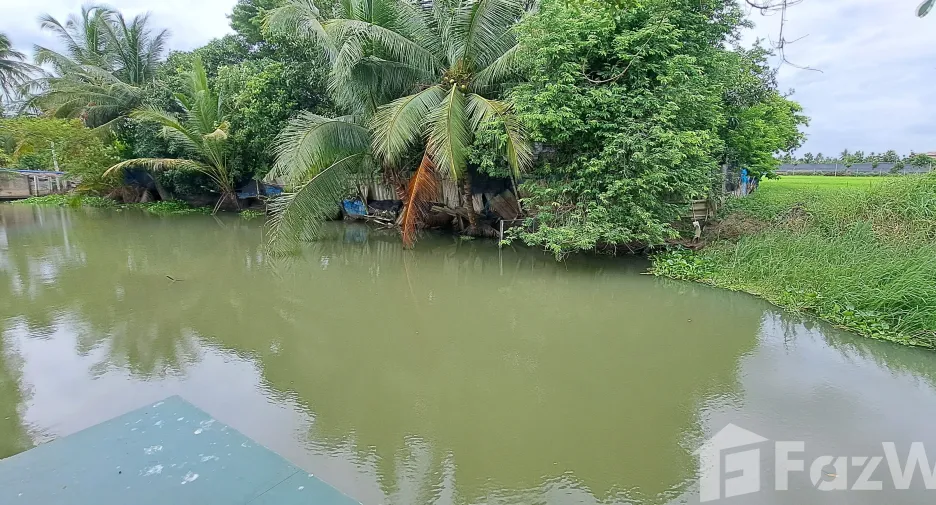 For sale 4 bedrooms house in Nakhon Chai Si, Nakhon Pathom