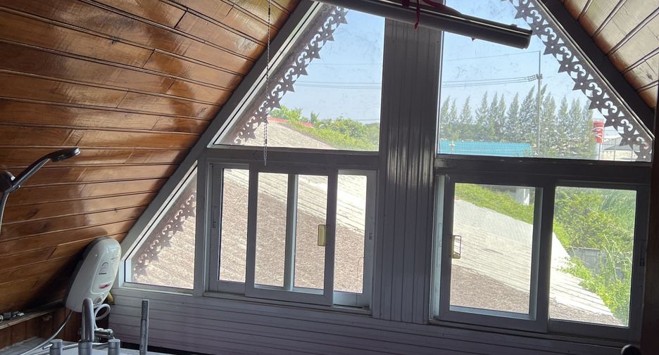 For sale 4 bedrooms townhouse in Mueang Nakhon Pathom, Nakhon Pathom