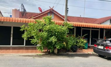 For sale 4 bedrooms townhouse in Mueang Nakhon Pathom, Nakhon Pathom