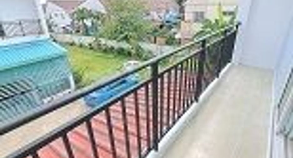 For sale 3 bedrooms townhouse in Sam Phran, Nakhon Pathom
