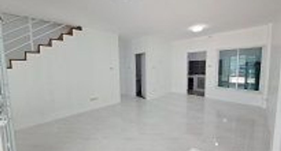 For sale 3 bedrooms townhouse in Sam Phran, Nakhon Pathom