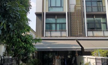 For sale 3 bedrooms townhouse in Mueang Nonthaburi, Nonthaburi