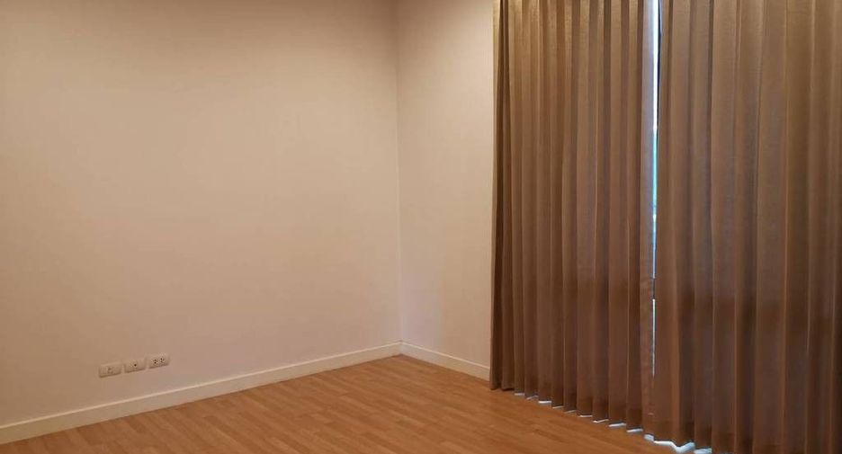For sale 3 bedrooms townhouse in Mueang Nonthaburi, Nonthaburi