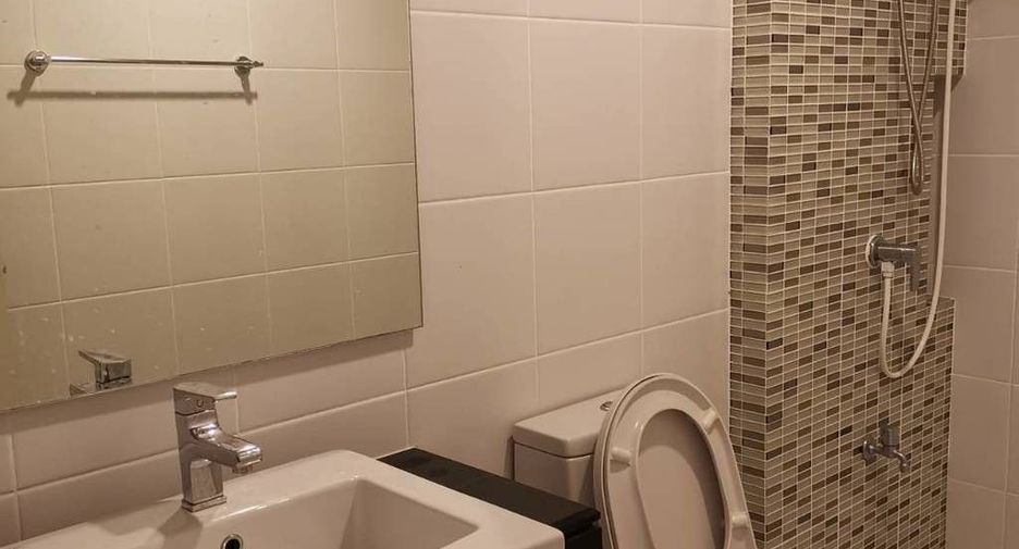 For sale 3 bedrooms townhouse in Mueang Nonthaburi, Nonthaburi