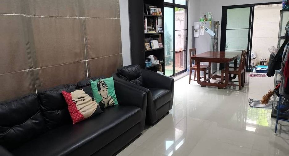 For sale 3 bedrooms townhouse in Mueang Nonthaburi, Nonthaburi