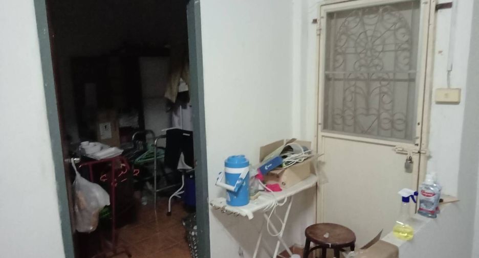 Casa adosada en venta de 3 habitaciones en Thanyaburi, Pathum Thani