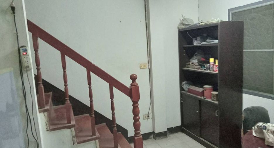 Casa adosada en venta de 3 habitaciones en Thanyaburi, Pathum Thani