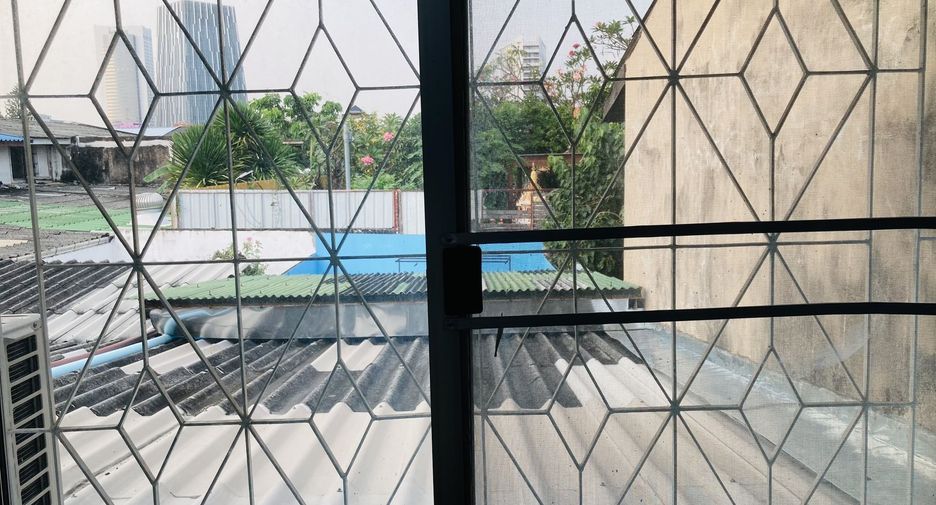 Reihenhaus zum Kauf mit 2 Zimmer in Pak Kret, Nonthaburi