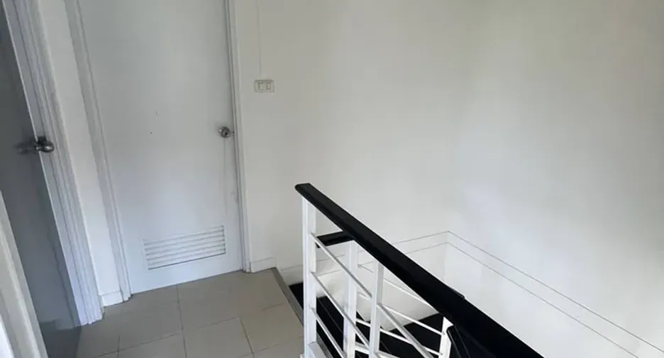 For sale 3 bedrooms townhouse in Mueang Samut Sakhon, Samut Sakhon