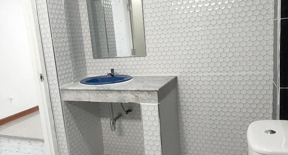 For sale 2 bedrooms townhouse in Bang Bua Thong, Nonthaburi