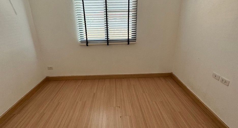 For sale 3 bedrooms townhouse in Lam Luk Ka, Pathum Thani