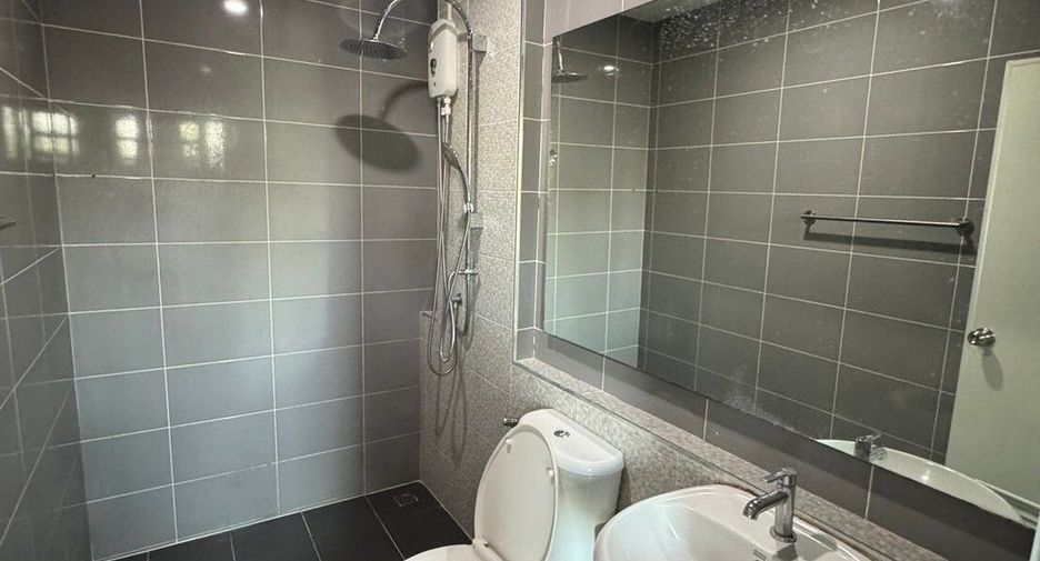 For sale 3 bedrooms townhouse in Lam Luk Ka, Pathum Thani