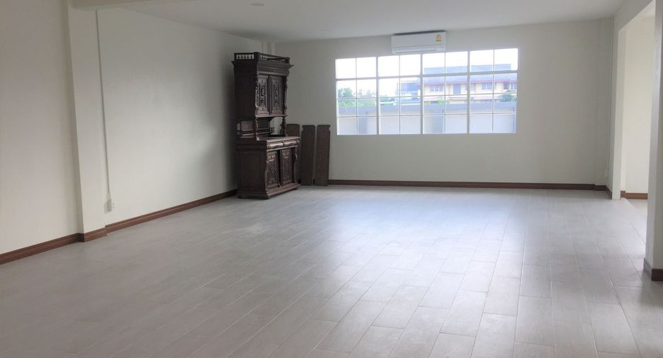 Casa en venta y en alquiler de estudio en Lam Luk Ka, Pathum Thani
