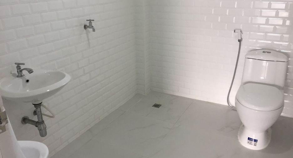 Casa en venta y en alquiler de estudio en Lam Luk Ka, Pathum Thani