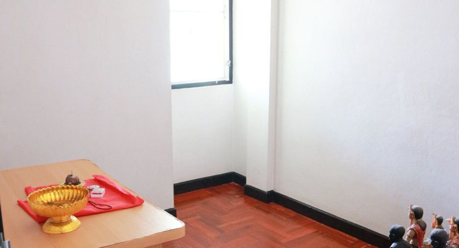 For sale 3 bedrooms townhouse in Pak Kret, Nonthaburi