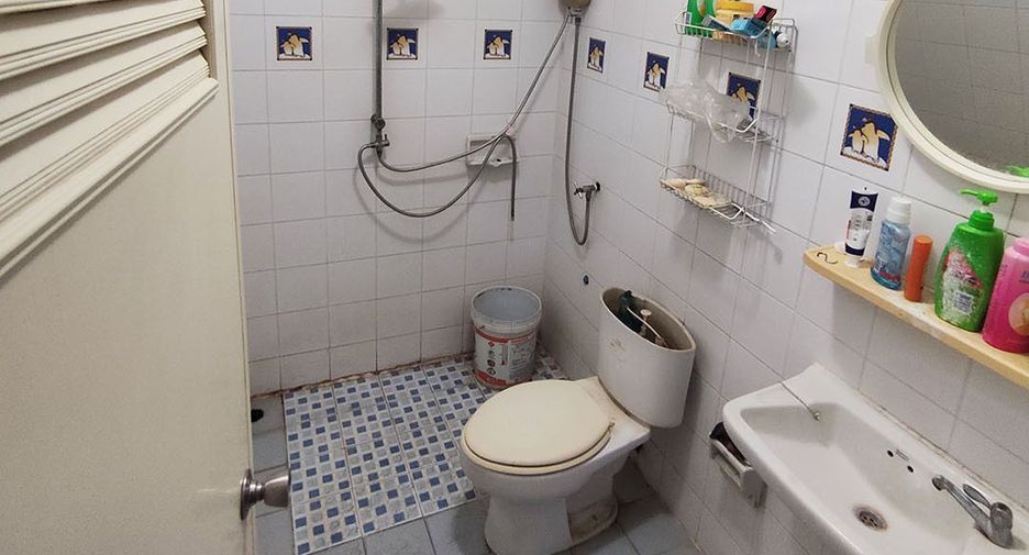 For sale 3 bedrooms townhouse in Pak Kret, Nonthaburi