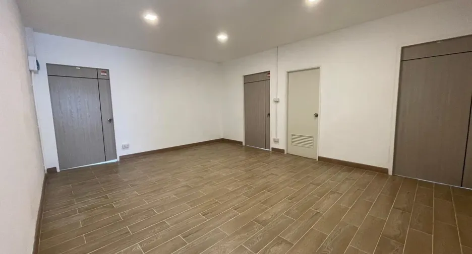 Reihenhaus zum Kauf mit 4 Zimmer in Nong Khaem, Bangkok