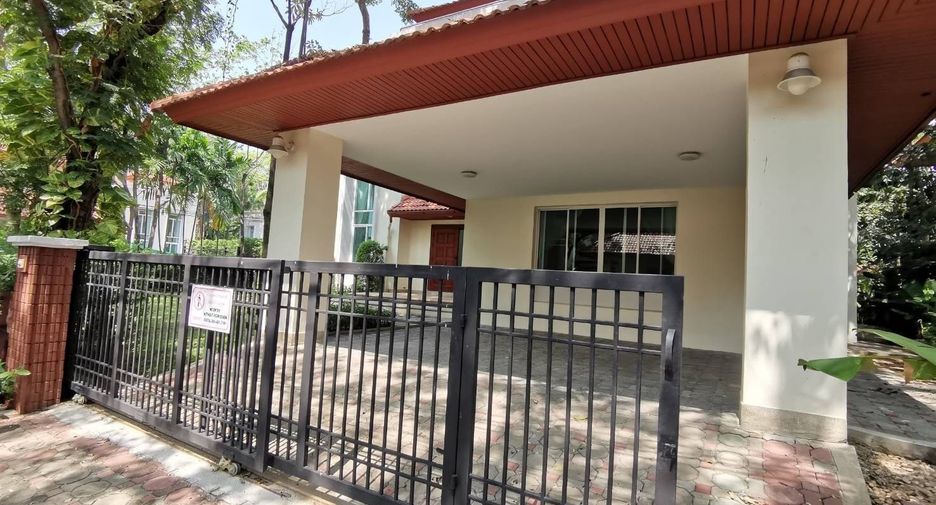 For rent 4 bedrooms house in Pak Kret, Nonthaburi