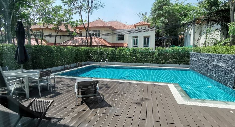 For rent 4 bedrooms house in Pak Kret, Nonthaburi