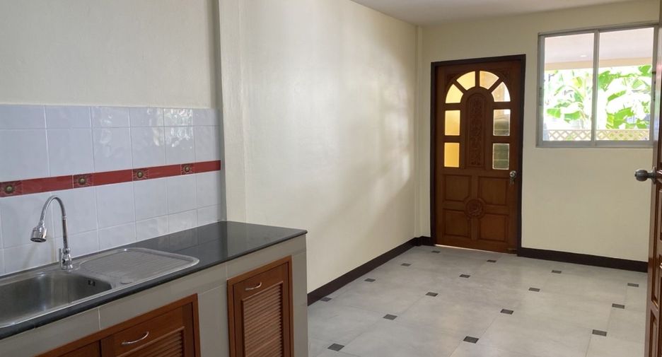 Casa adosada en venta de 3 habitaciones en Mueang Samut Sakhon, Samut Sakhon