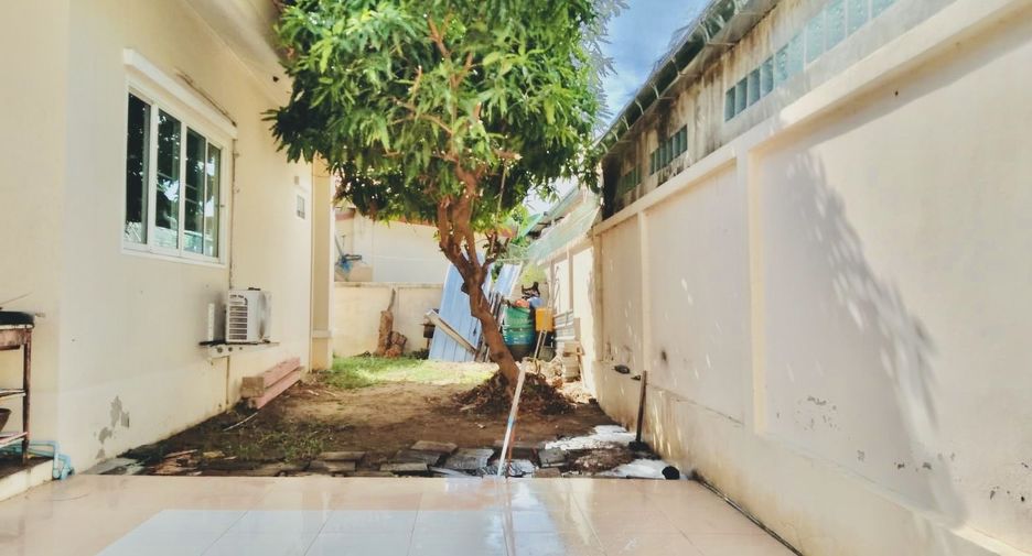For sale 4 bedrooms house in Mueang Udon Thani, Udon Thani