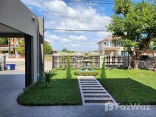 For sale 4 bedrooms house in Mueang Nakhon Ratchasima, Nakhon Ratchasima