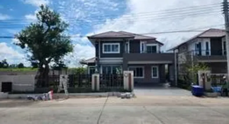 For sale 4 bedrooms house in Mueang Nakhon Ratchasima, Nakhon Ratchasima