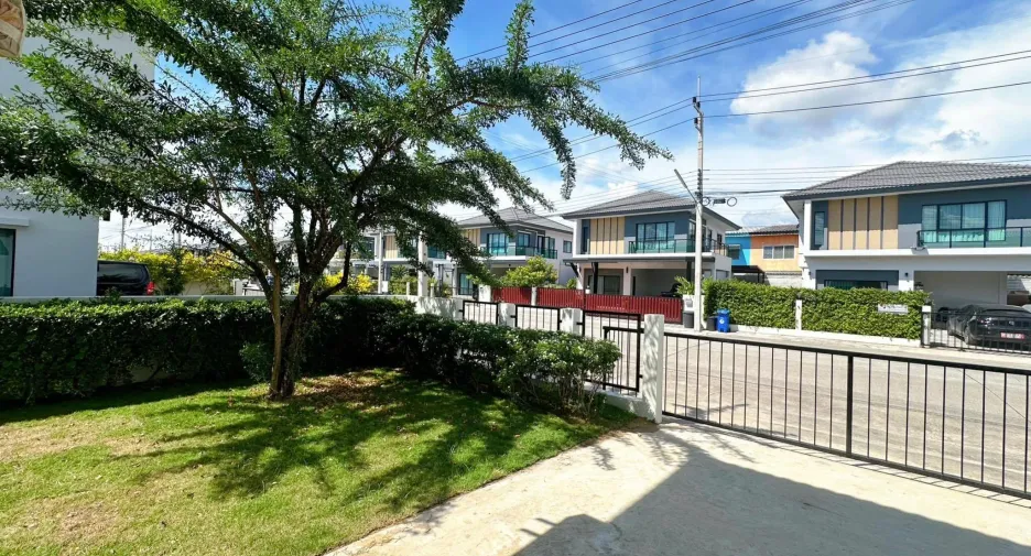 For rent 3 ベッドルーム house in Lam Luk Ka, Pathum Thani