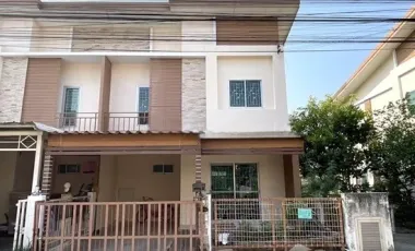 For sale 4 bedrooms townhouse in Khlong Luang, Pathum Thani