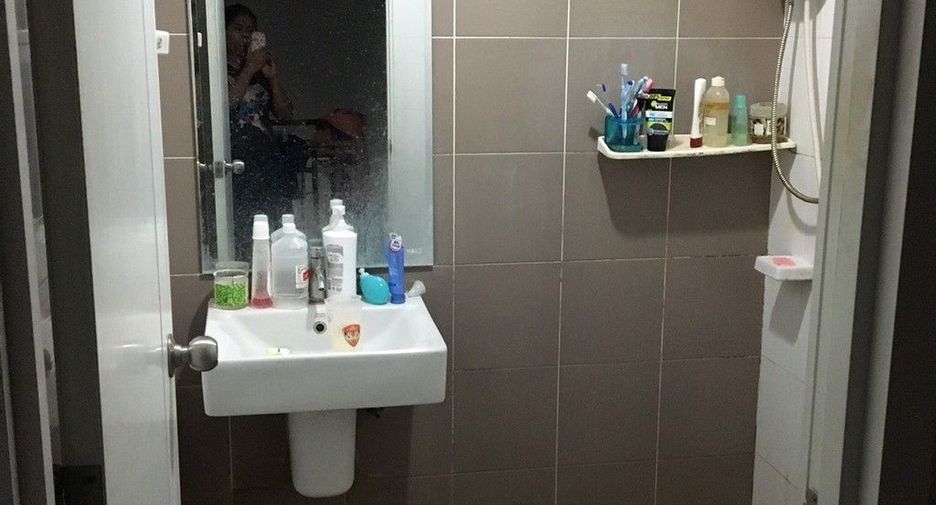 出售 3 卧室 联排别墅 在 Khlong Luang, Pathum Thani