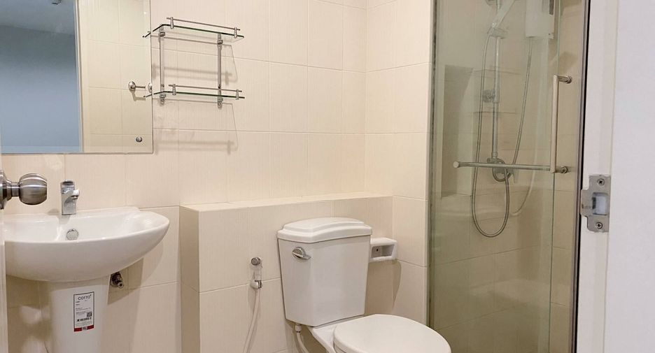 For sale 1 bed condo in Khlong Luang, Pathum Thani