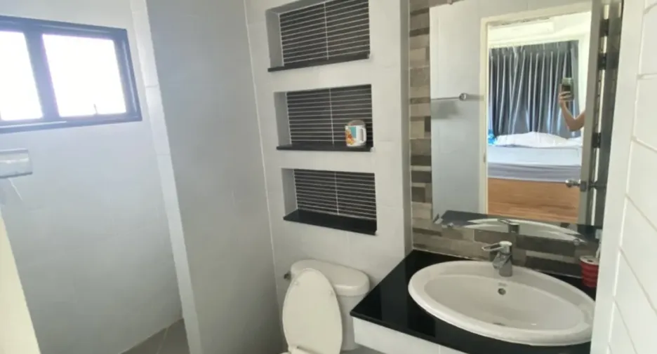 For sale 5 bedrooms house in Mueang Nonthaburi, Nonthaburi