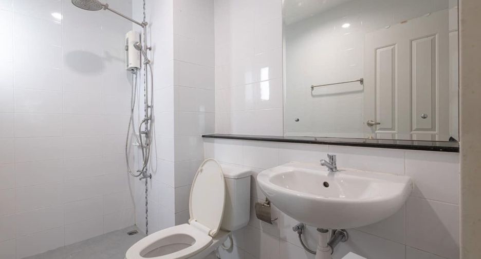 For sale 3 bedrooms townhouse in Mueang Nonthaburi, Nonthaburi
